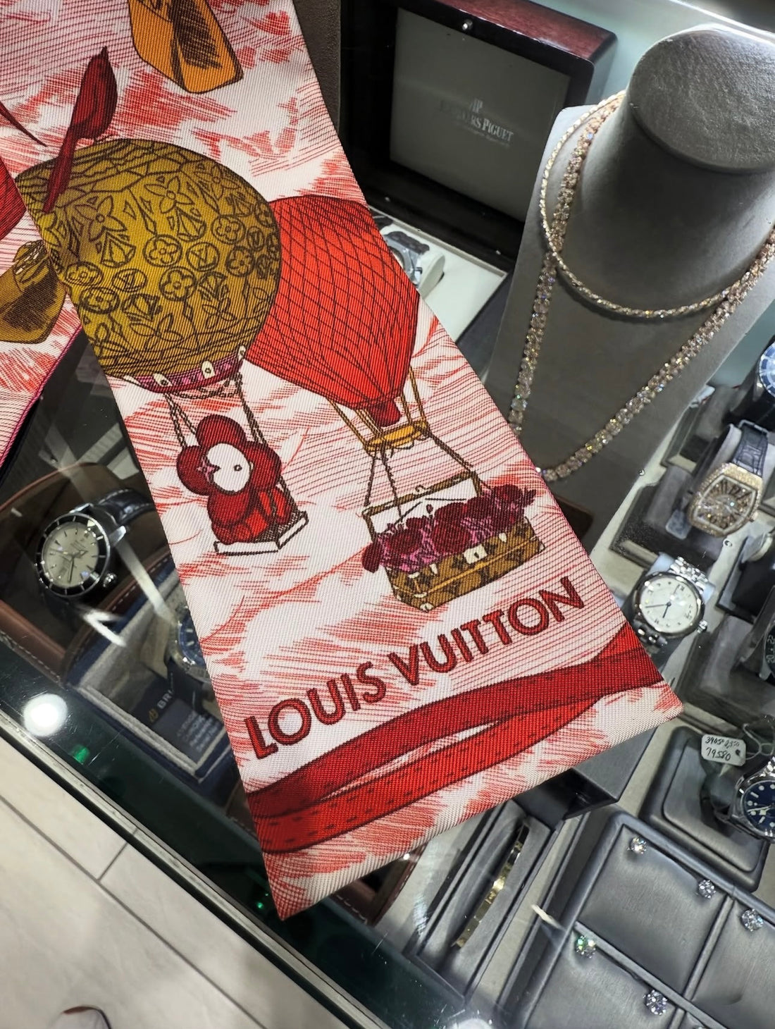 Pre-Owned Louis Vuitton Up and Away Poppy Silk Bandeau