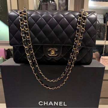 Pre-owned Chanel Black Medium Classic Double Flap Bag w/ GHW