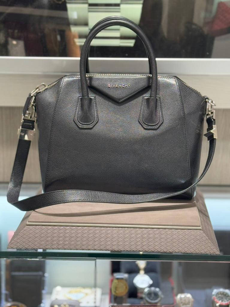Pre-owned Givenchy Medium Antigona Bag In Sugar Goatskin Leather