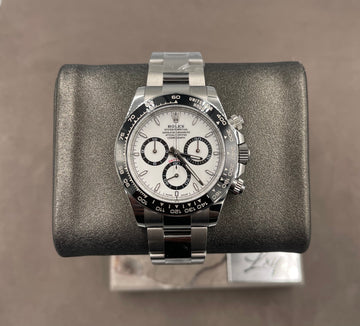 Unworn Rolex Men's Cosmograph Daytona 40mm ref.126500 White Dial Black Cerachrom Bezel on Oyster w/Box & Card