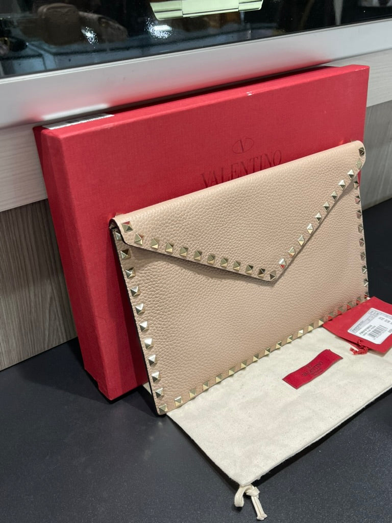 Pre-owned Valentino Rockstud Large Envelope Clutch