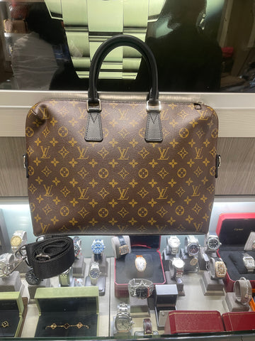 Pre-owned Louis Vuitton Porte Documents Jour (2013)