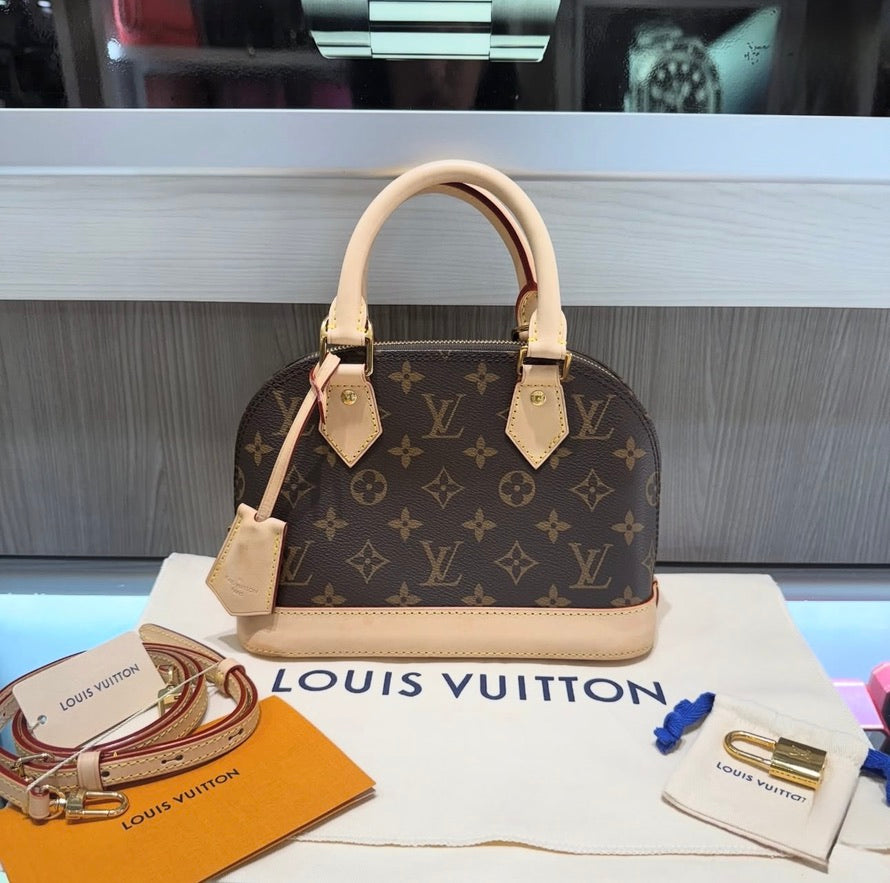 Pre-owned Louis Vuitton Alma BB Monogram 2025 model complete set