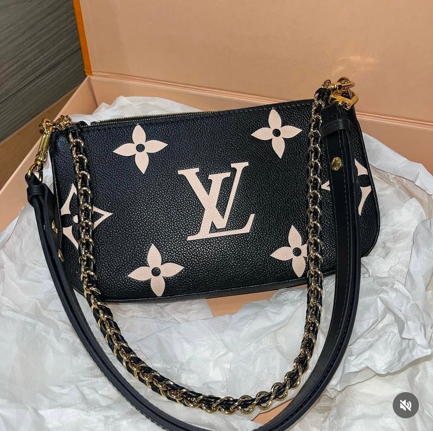 Pre-Owned Louis Vuitton Multi Pochette Accessories