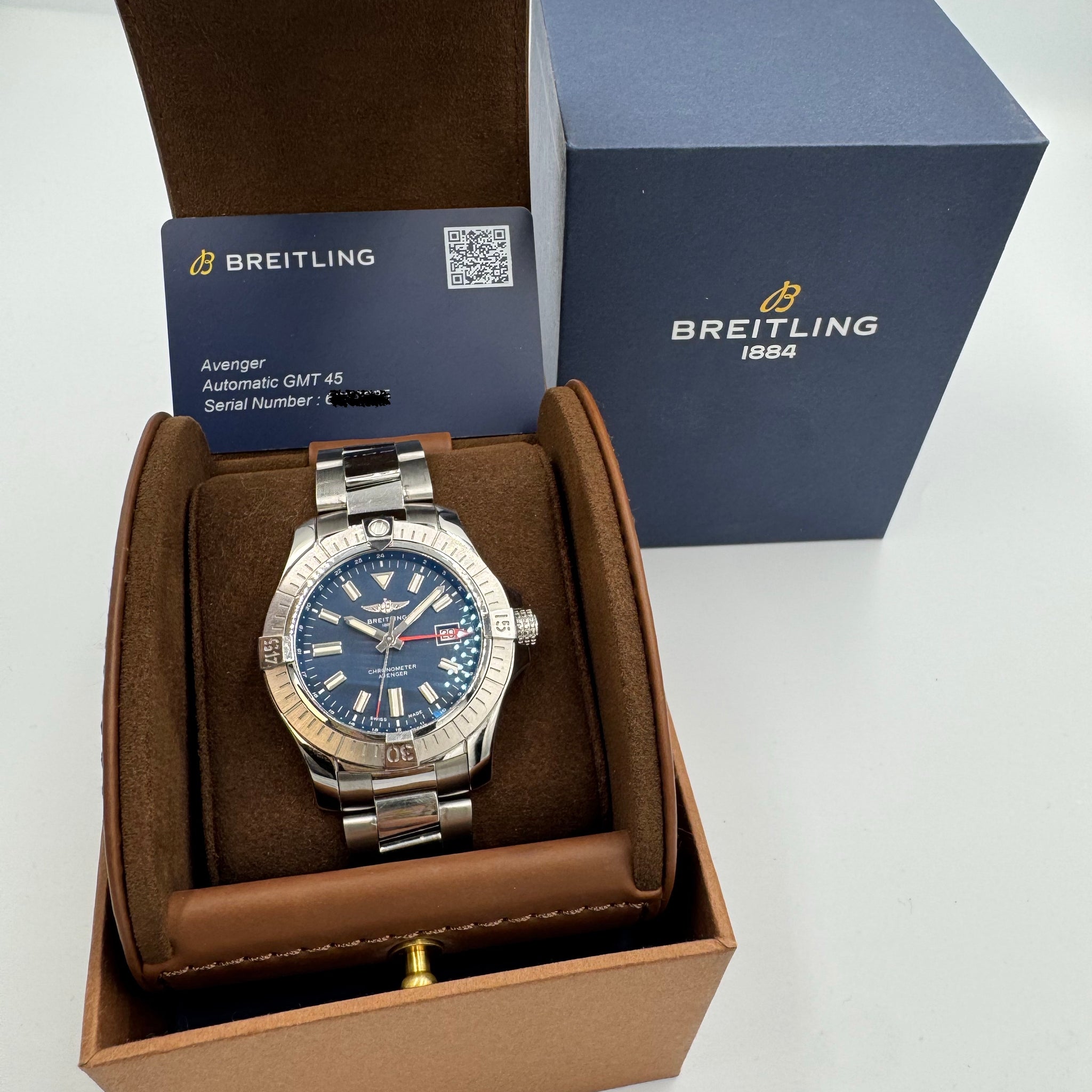 Pre-owned Breitling Avenger Automatic GMT 45 Blue Dial A32395