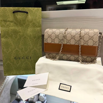 Unworn Gucci Emblem Wallet on Chain Supreme and Camel brown leather Style: 838151