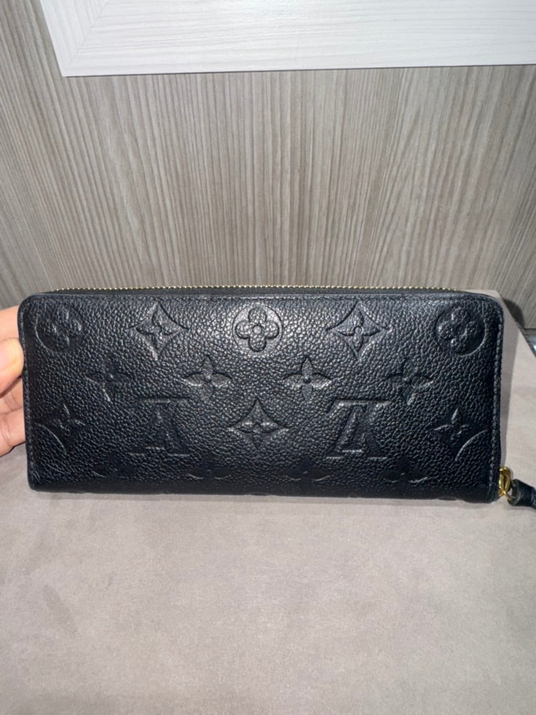 Pre-owned Louis Vuitton Clemence Black Empriente microchip wallet