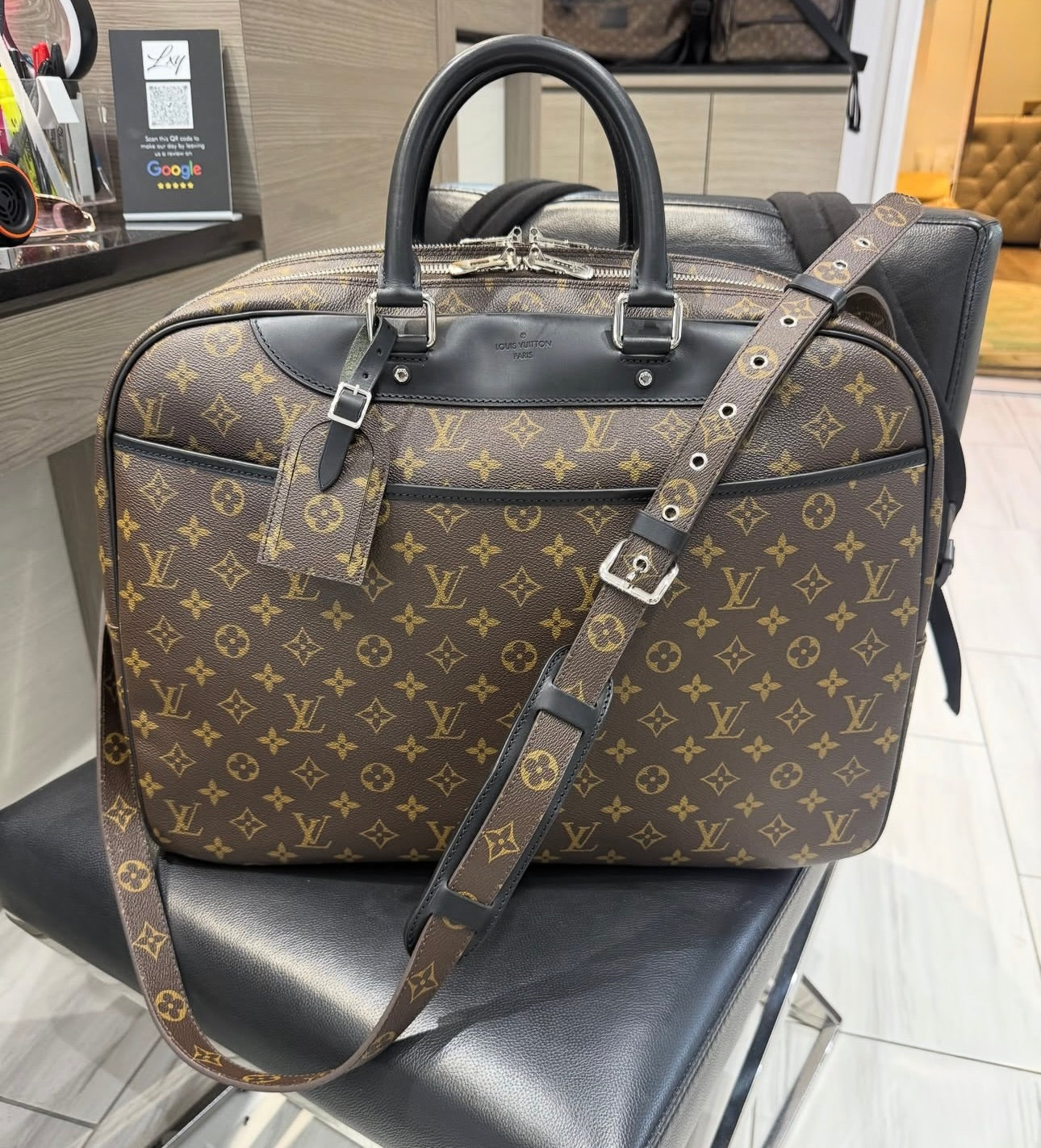 Pre-owned Louis Vuitton LE Large Alize 24 Heures Travel Bag