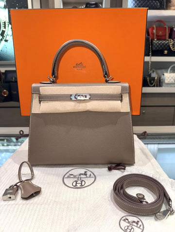 Unworn Hermes Kelly 25 Sellier Etoupe Epsom Leather with Palladium Hardware (C Stamp, 2018)