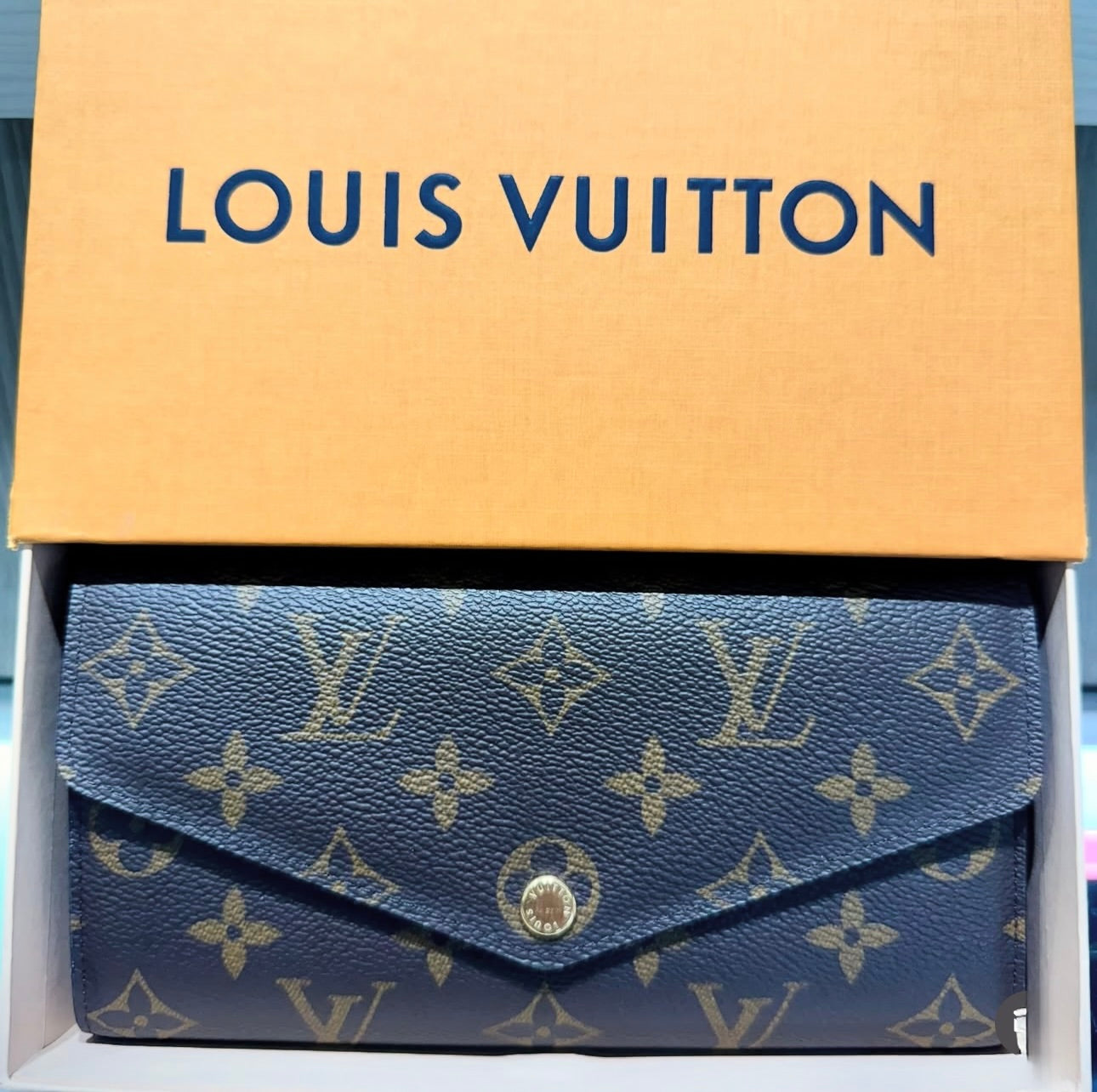 Pre-owned Louis Vuitton Sarah Wallet Monogram