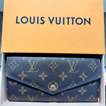 Pre-owned Louis Vuitton Sarah Wallet Monogram