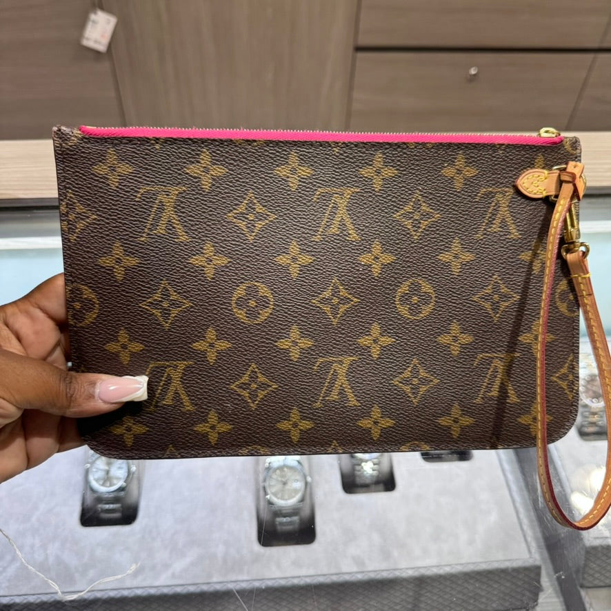 Pre-Owned Louis Vuitton Monogram Neverfull GM Pochette Wristlet