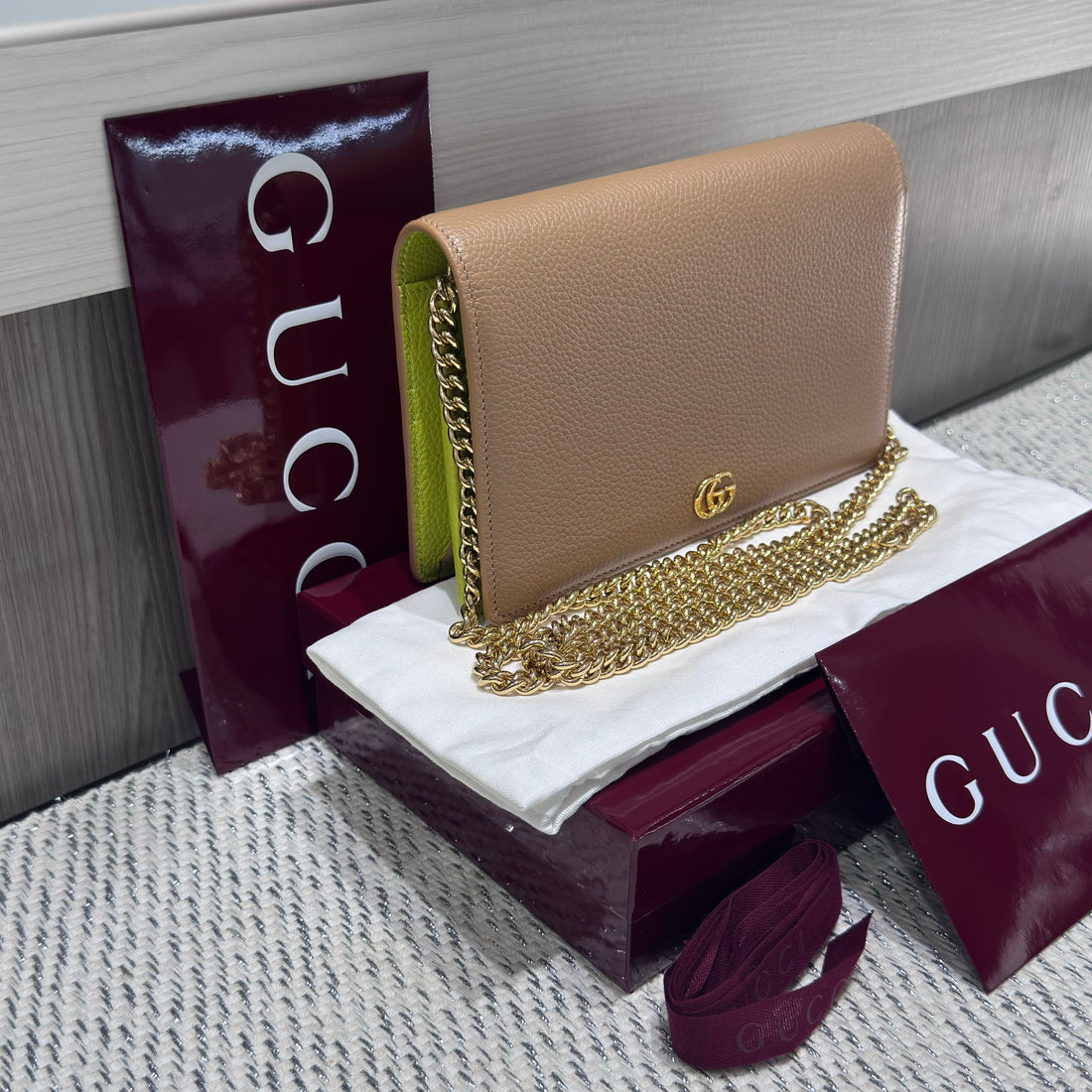 Pre-owned Gucci Dollar Calfskin Mini GG Marmont Chain Wallet in Beige