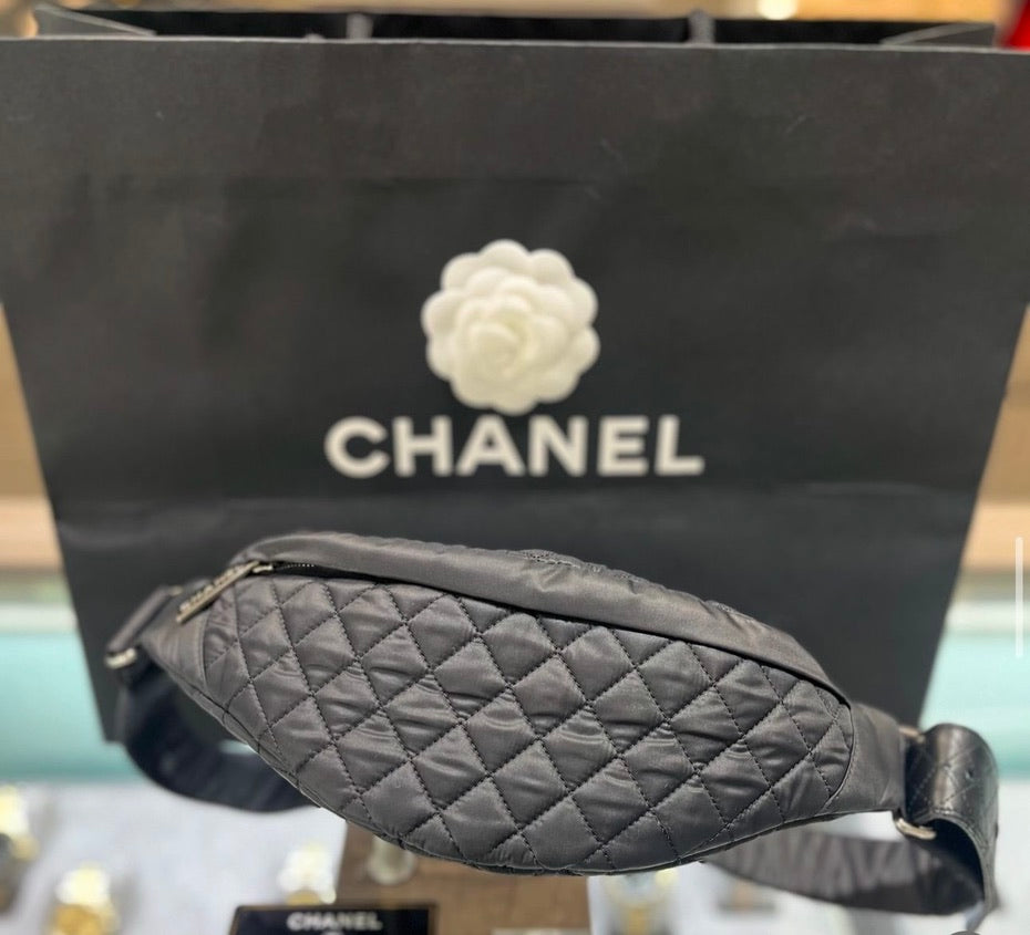 Pre-owned Banana Chanel Sport Fanny Pack (20 series) Runway Bag