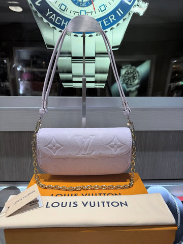 Pre-owned Louis Vuitton Wallet on Chain Ivy Misty Monogram Empreinte leather