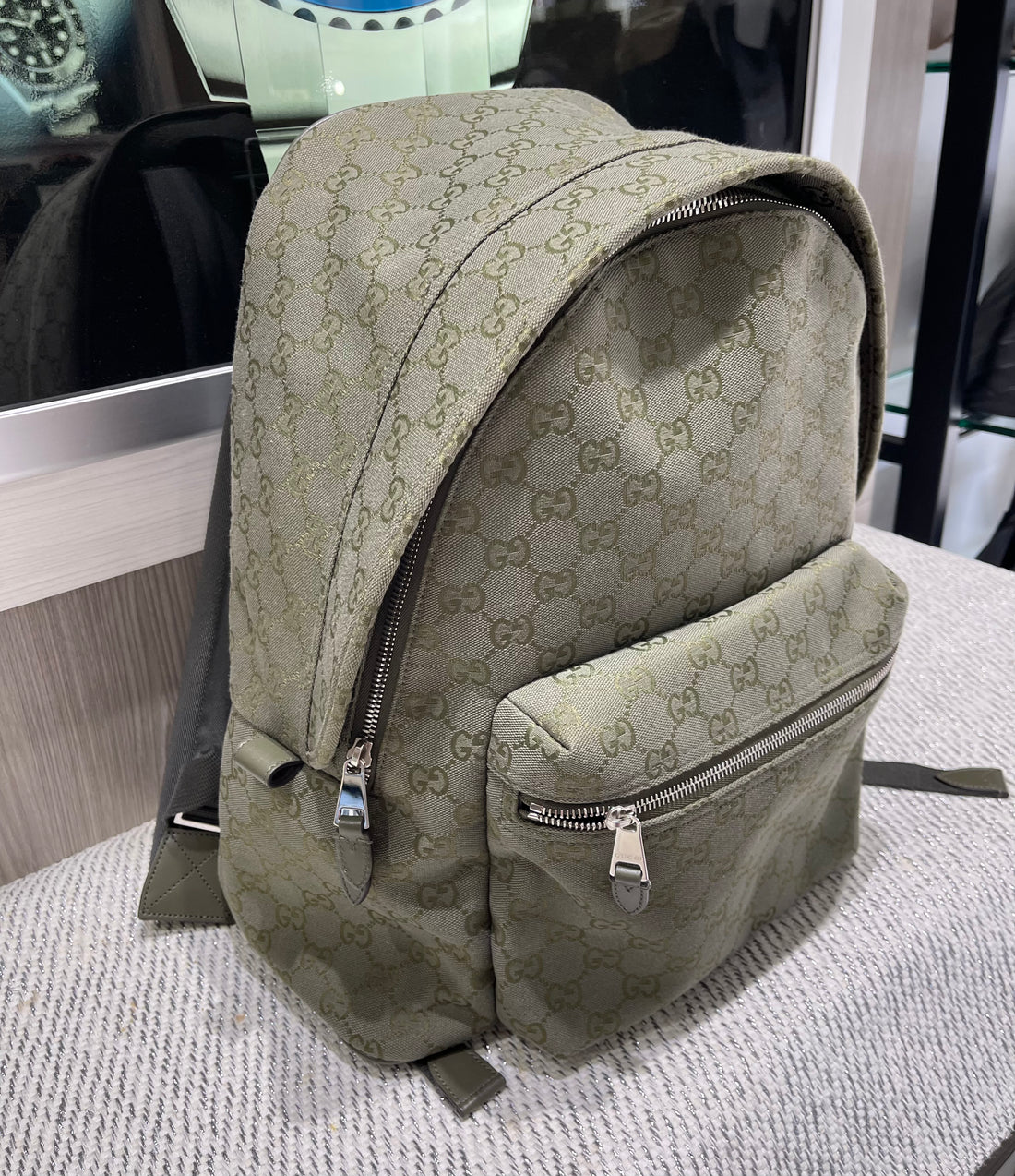 Pre-owned Gucci GG Canvas Medium Backpack Style 834464 - Forrest Green