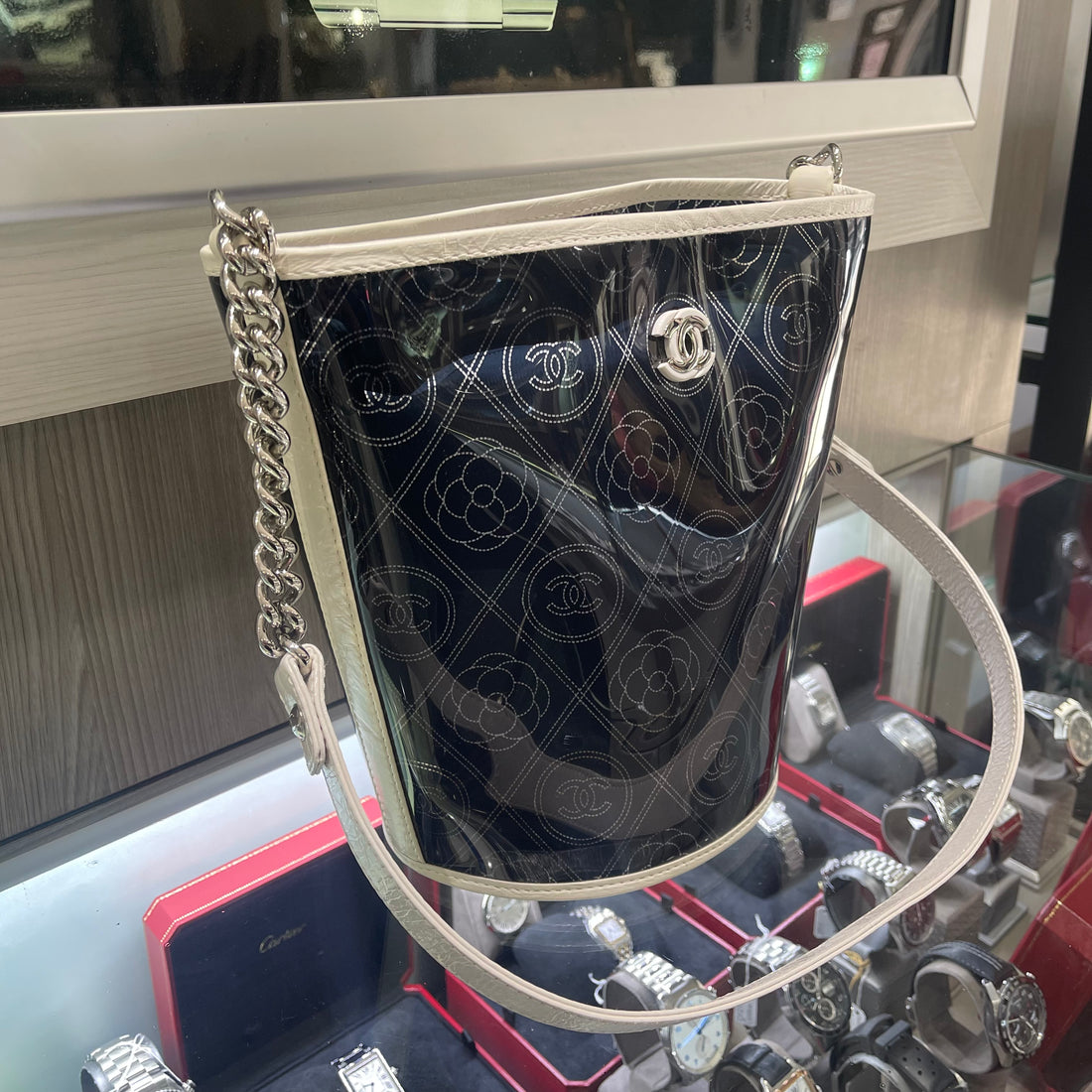 Pre-owned Chanel Camellia Bucket Bag (2018)