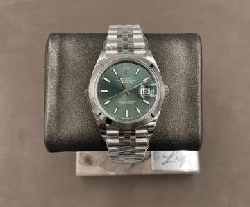 Unworn Rolex Men's Datejust 41mm ref.126300 Green Dial Smooth Bezel on Jubilee w/Box & Card