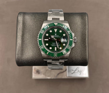 Pre-owned Rolex Men's Submariner "Hulk" 40mm ref.116610LV Green Dial Ceramic Bezel on Oyster w/Box & Card