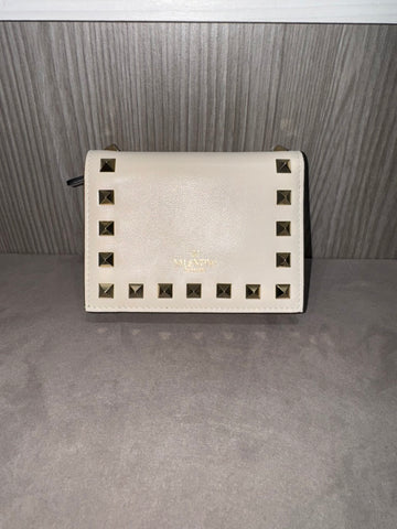 Pre-Owned Valentino Rockstud Accents Leather Wallet