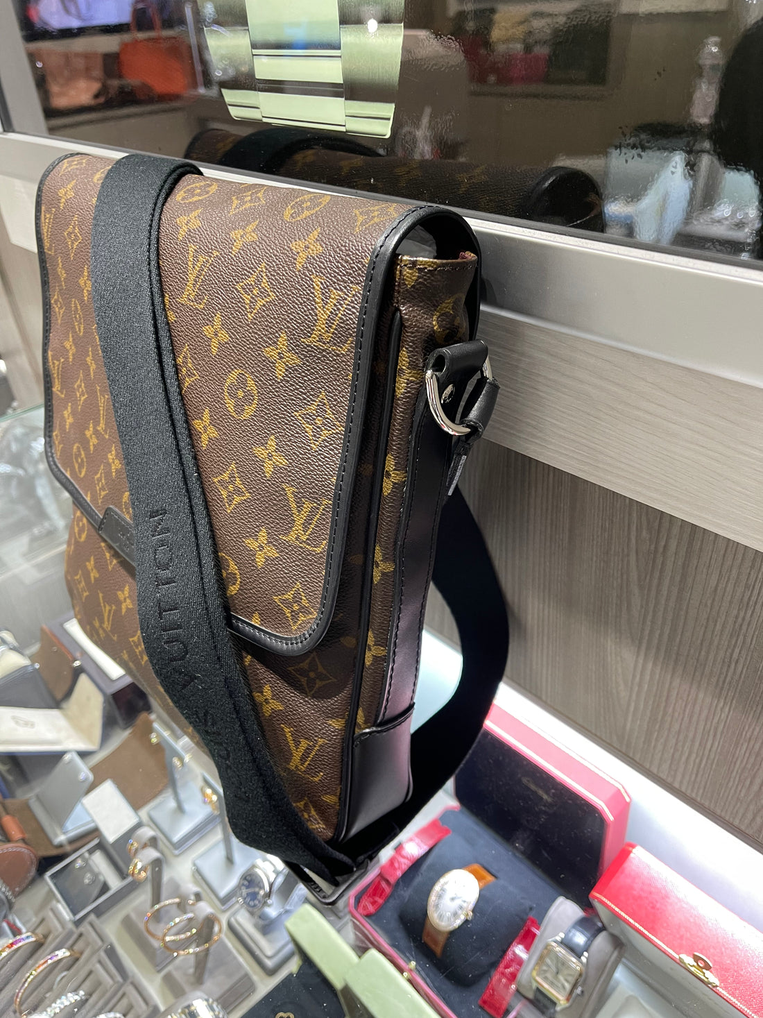 Pre-owned Louis Vuitton Bass MM Mens Messenger Bag Monogram Macassar (2010)