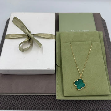 Pre-Owned Van Cleef & Arpels Magic Alhambra Long Necklace 1 Motif Malachite 18K Yellow Gold Ref. VCARO3MG00