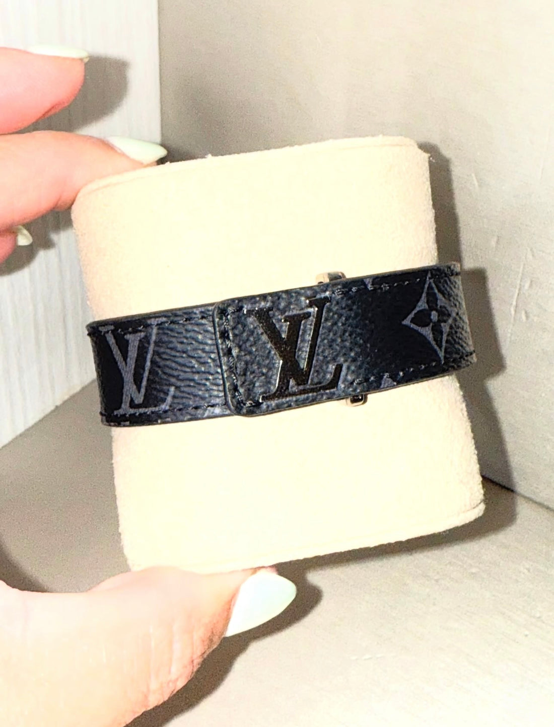 Pre-Owned Louis Vuitton Men’s Slim Bracelet Cuff in Monogram Eclipse – Size 19 (Model: M6456E)