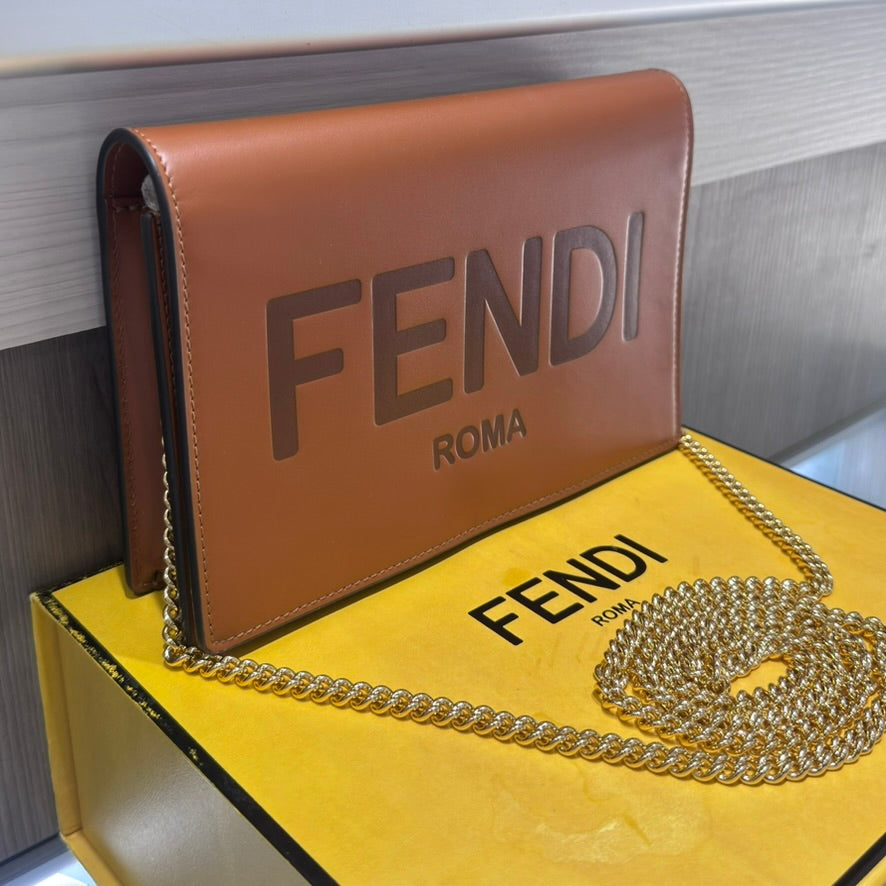 Pre-owned Fendi Signature Roma Logo Wallet on Chain Brown Leather Crossbody Bag (2022)