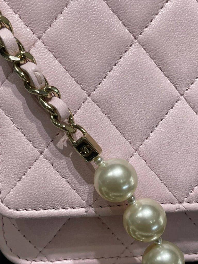 Pre-Owned Chanel Classic Quilted Pearl Wallet on Chain Baby Pink Lambskin (2022)