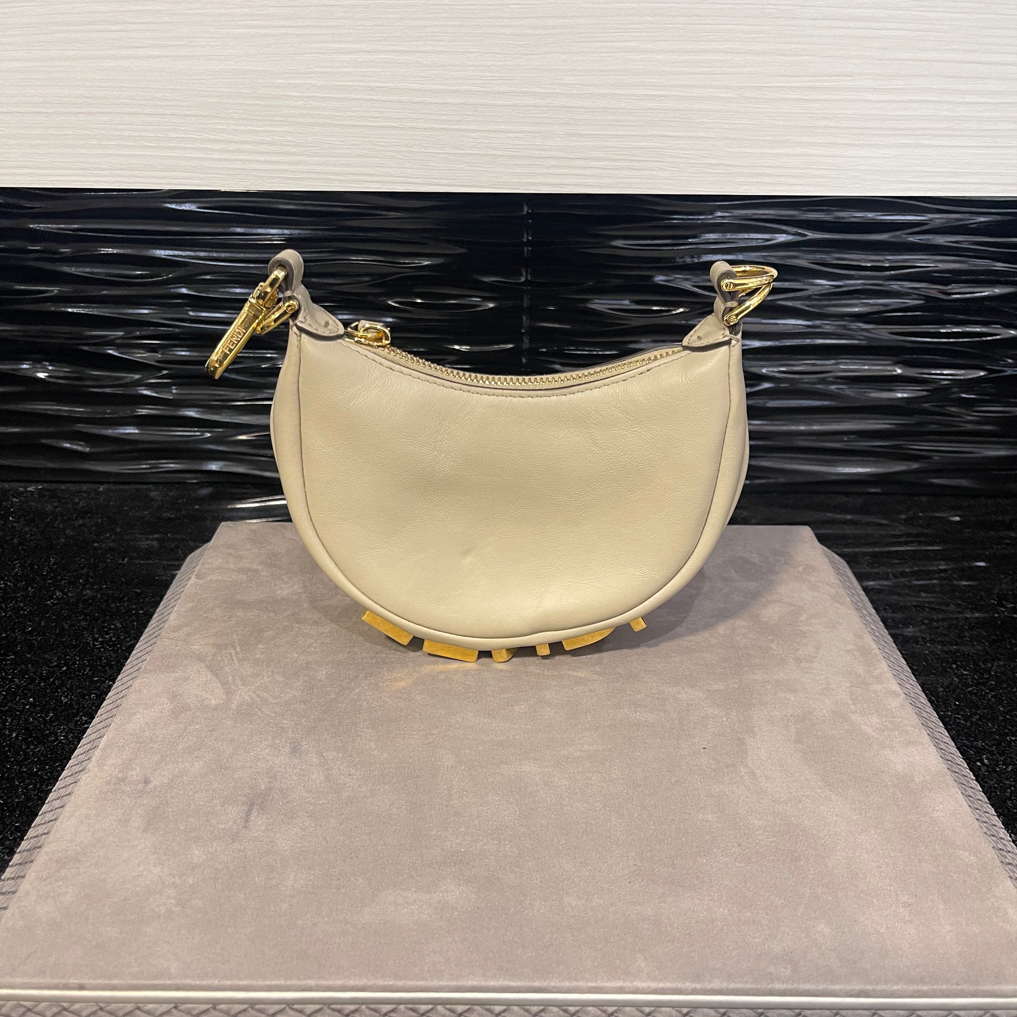 Pre-owned Fendi Fendigraphy Mini in Beige