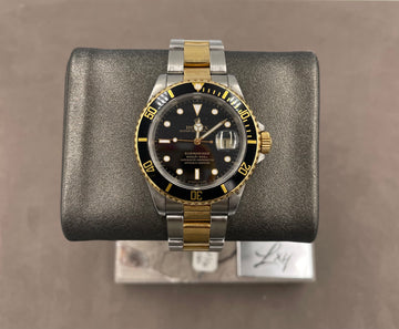 Pre-owned Rolex Men's Submariner 41mm ref.16613 Black Dial Non Ceramic Bezel on Oyster w/Box & Papers