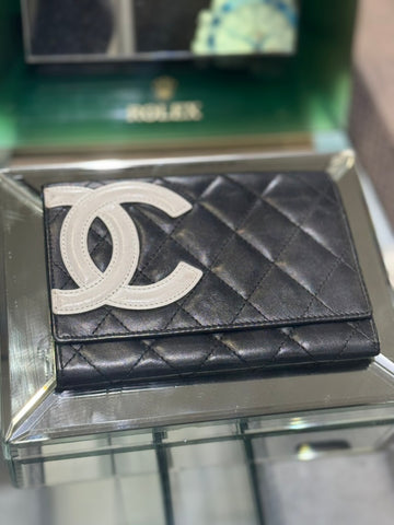 Pre-owned Chanel Cambon Wallet Black and white with hot pink interior 10842661 (2005-2006)