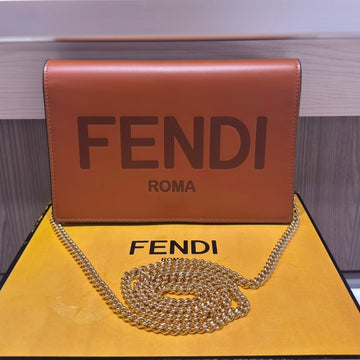 Pre-owned Fendi Signature Roma Logo Wallet on Chain Brown Leather Crossbody Bag (2022)