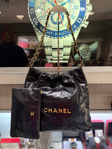 Pre-owned Chanel Small 22 Quilted Black Calfskin Hobo Bag with Matching Zip Pouch – 22B Collection