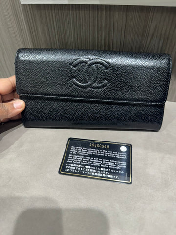 Pre-owned Chanel long wallet CC Black Caviar 19360948 (2014)