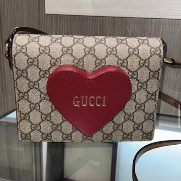 Pre-owned Gucci Heart Crossbody Bag 637048