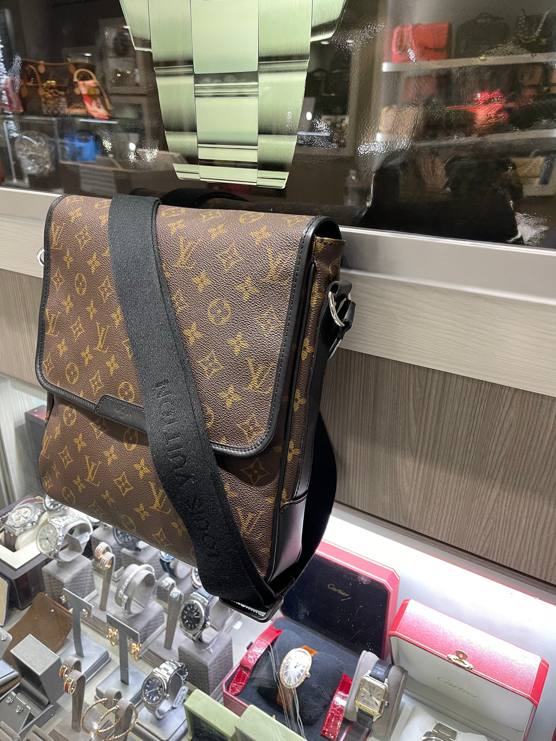 Pre-owned Louis Vuitton Bass MM Mens Messenger Bag Monogram Macassar (2010)