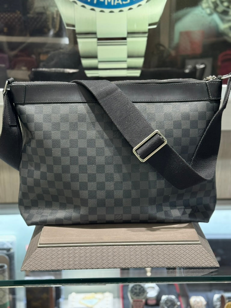 Pre-owned Louis Vuitton Black x Grey Damier Graphite Mick MM Messenger Crossbody Bag