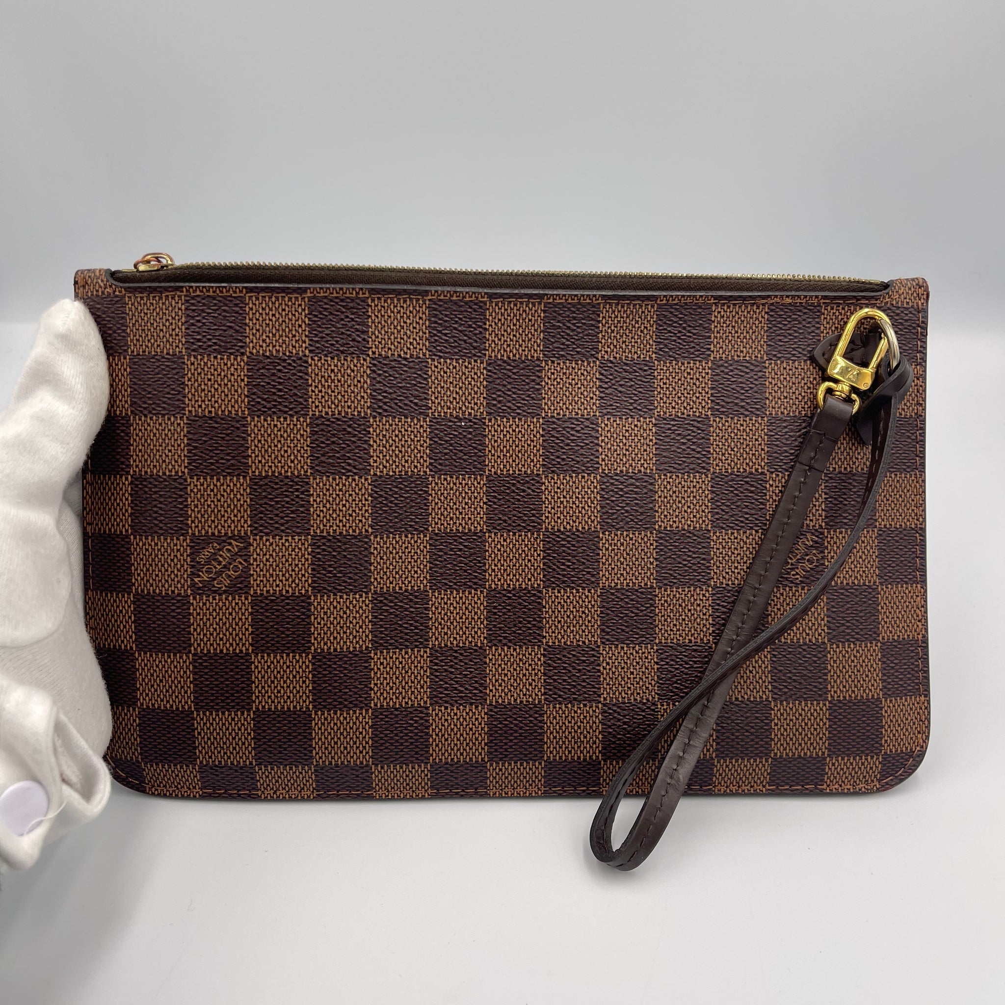 Pre-owned Louis Vuitton Wristlet Damier Ebene Ceris Red interior