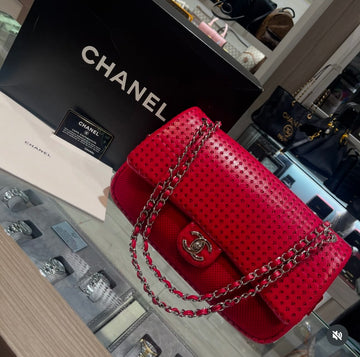 Pre-owned Chanel Jumbo Flap Perforated Leather Shoulder Bag Red 19250745 (2014)