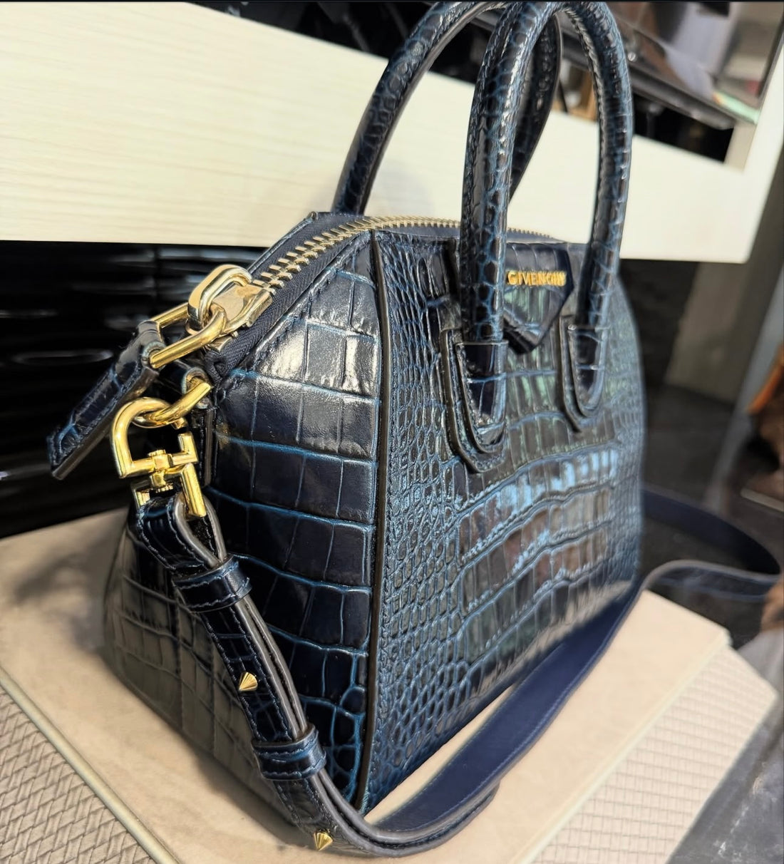 Pre-owned Givenchy Antigona Navy Crocodile Embossed Mini bag MP-A-0290