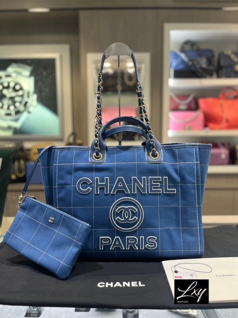 Pre-owned Chanel Blue Canvas Square stitch Deauville 2023 model, Microchip