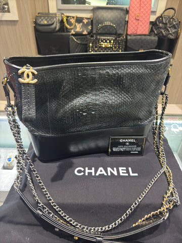 Pre-owned Chanel Gabrielle Medium Black Snakeskin (2017-2018)