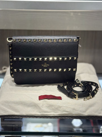 Pre-owned Valentino Pebbled Rockstud Side Slip Crossbody Black